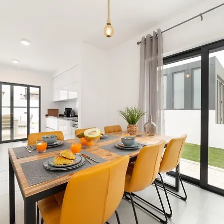 - By Sch باتاياس