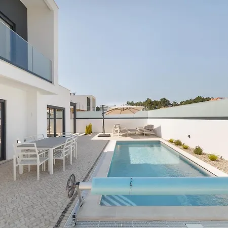 - By Sch باتاياس